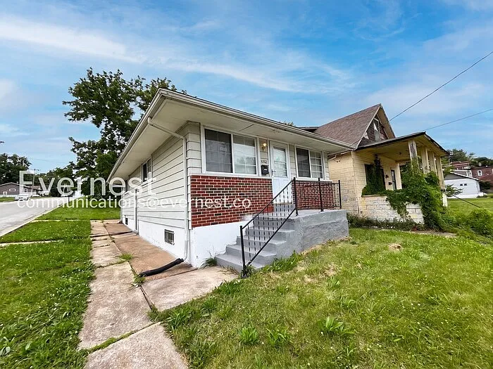 6102 Saint Paul Pl — Photo 2
