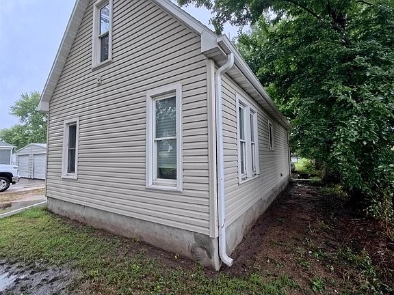 4th image of 610 Walnut St