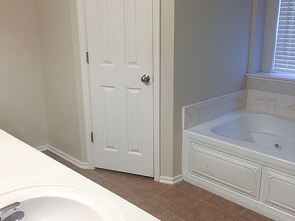 MBath 1 of 2 closets 