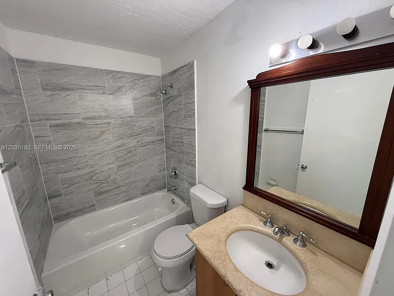 5611 W 25th Ct #10-A — Photo 11