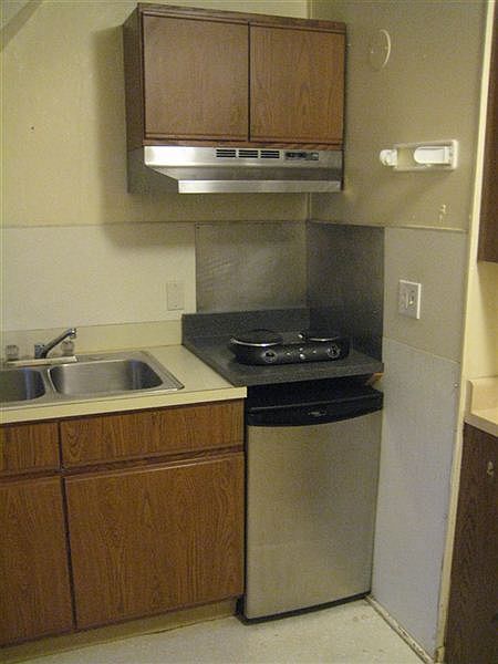 720 Corunna Ave #3 Kitchen