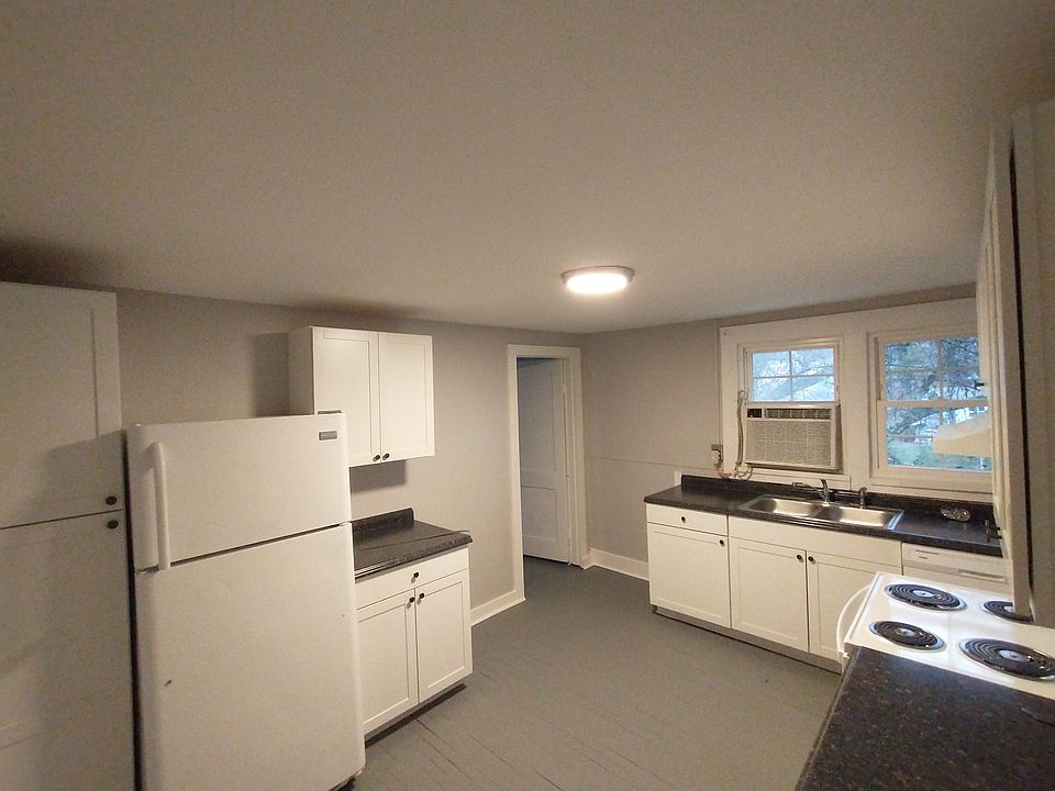 2nd image of 103 Vreeland St #205