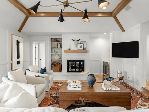 2804 Barwick Cir, Bryan, TX 77802