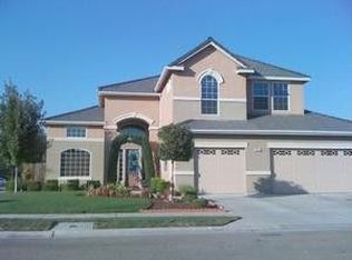 3229 Rialto Ave, Clovis, CA 93619