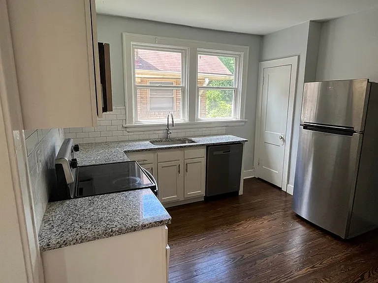 682 Greenwood Ave — Photo 26