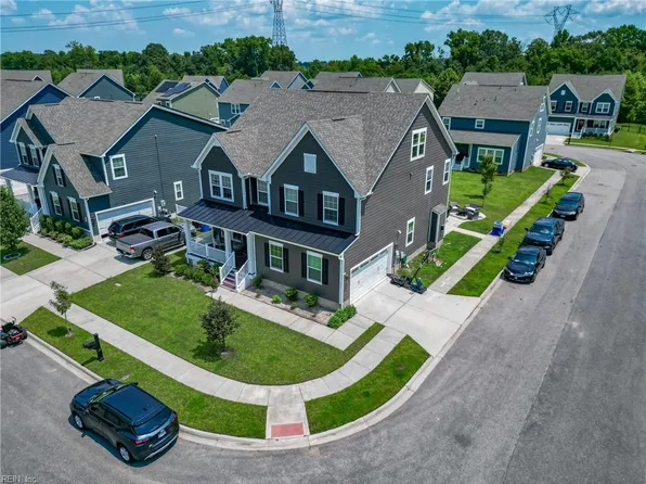 825 Dyer St, Chesapeake, VA 23323