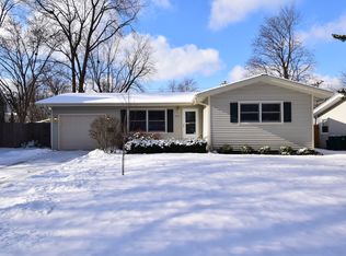 231 S 18th St, St Charles, IL 60174