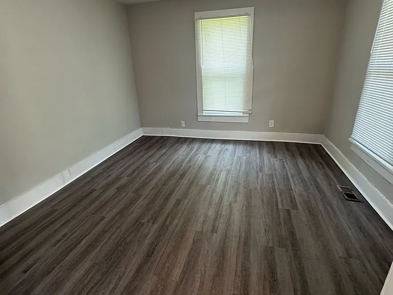 3006 Lakeshore Dr — Photo 7