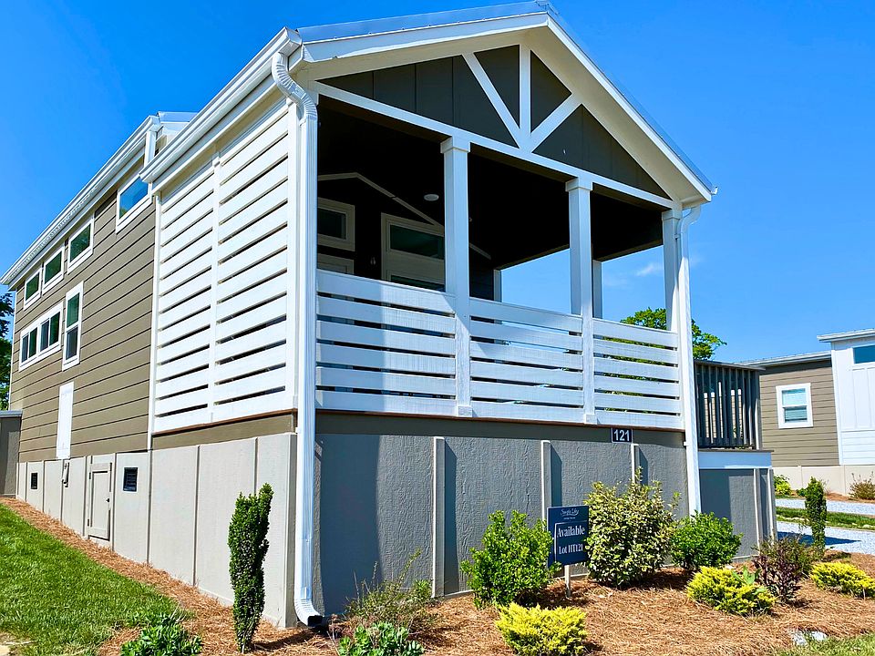 1st image of 121 Breezy Meadow Ln