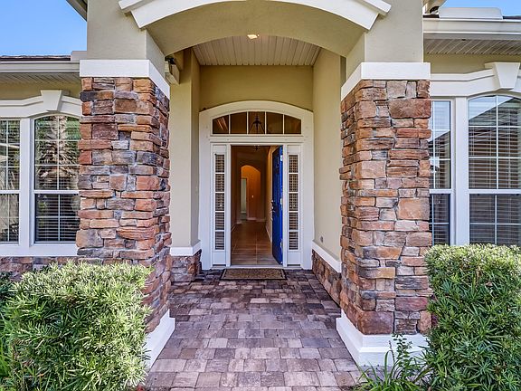 2nd image of 560 Spanish Way W