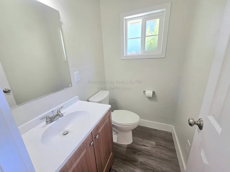 114 SE 218th Ave — Photo 29