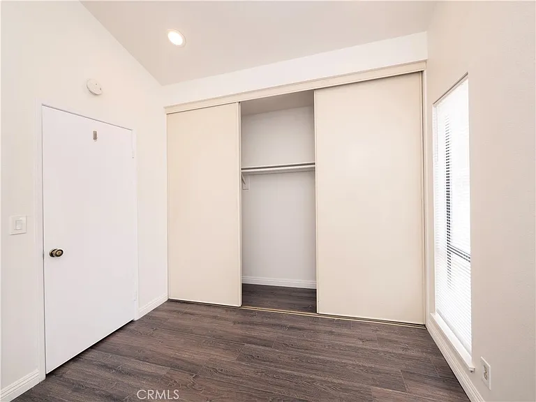 328 W 7th St — Photo 21