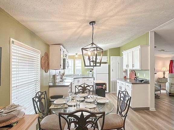3rd image of 923 E Norman St #2612