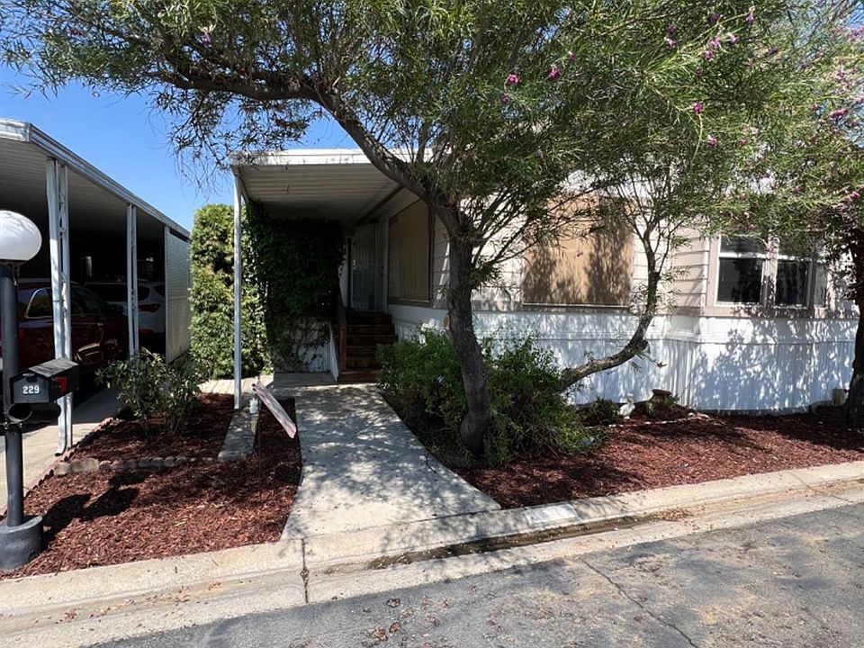 1st image of 2706 W Ashlan Ave Space 229