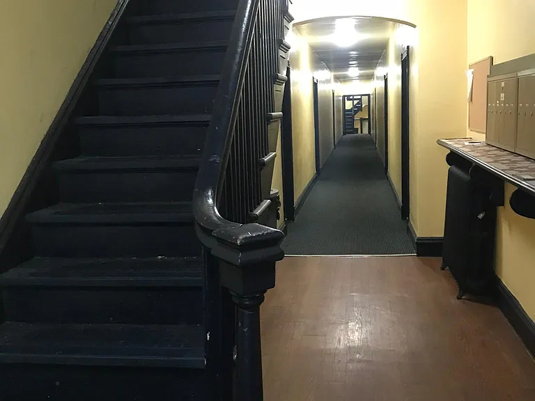 1214 W Franklin St #9 — Photo 3