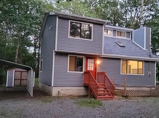 108 Skyview Rd, Dingmans Ferry, PA 18328