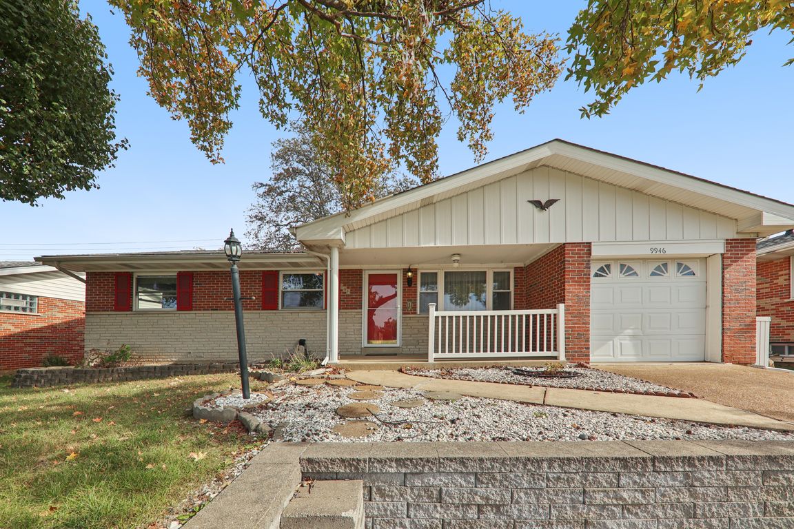 9946 Bonton Dr-S0511-001.jpg