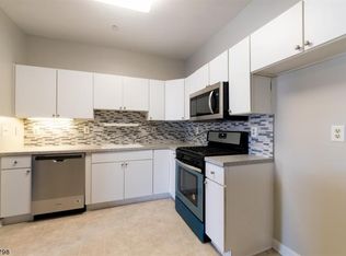 122 Barrister Dr, Butler, NJ 07405