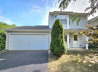 227 Newbury Dr #227, Island Lake, IL 60042