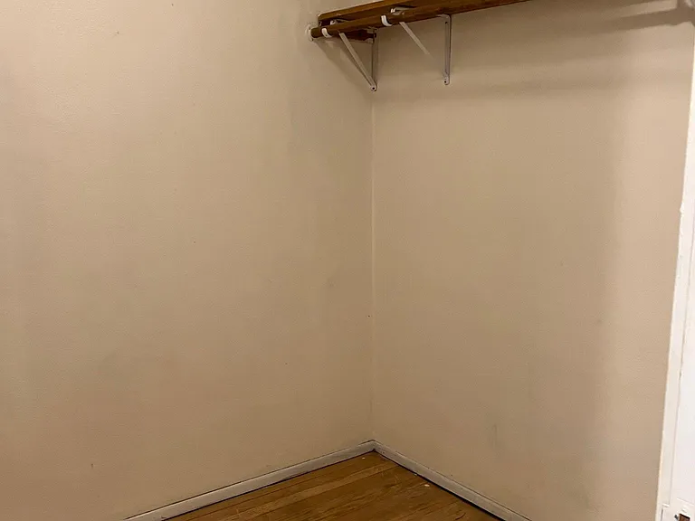 753 1/2 Saint Helens Ave #4 — Photo 8