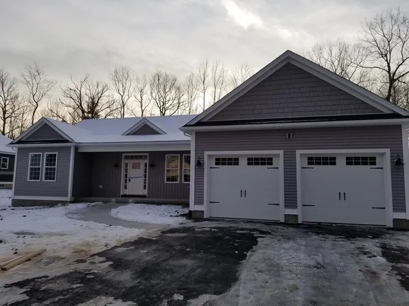 37 Lyon Grn, South Hadley, MA 01075