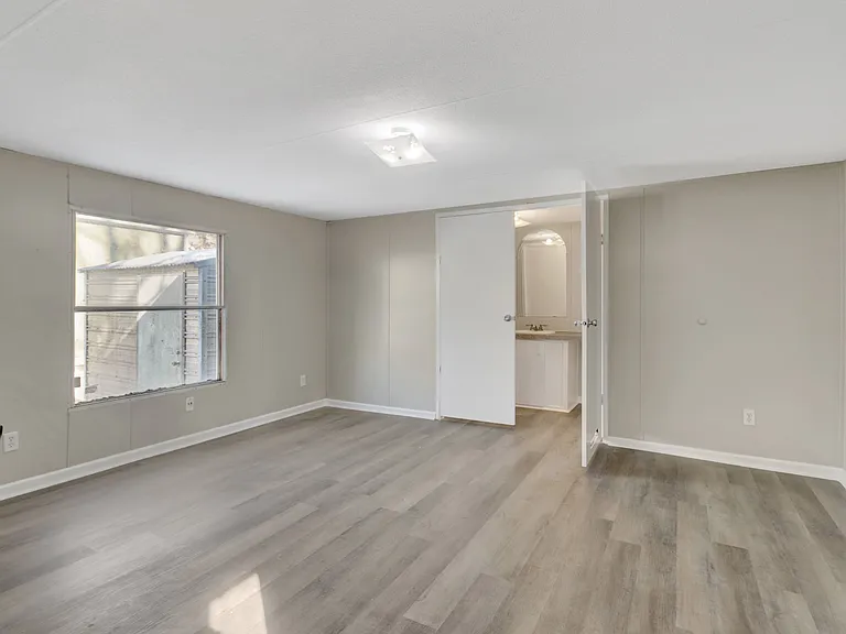 2751 Malvern Ave — Photo 47