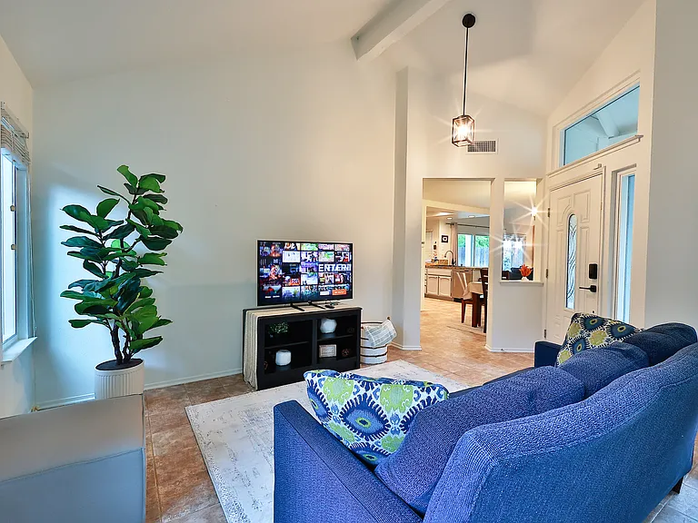 115 Rambling Dr — Photo 10