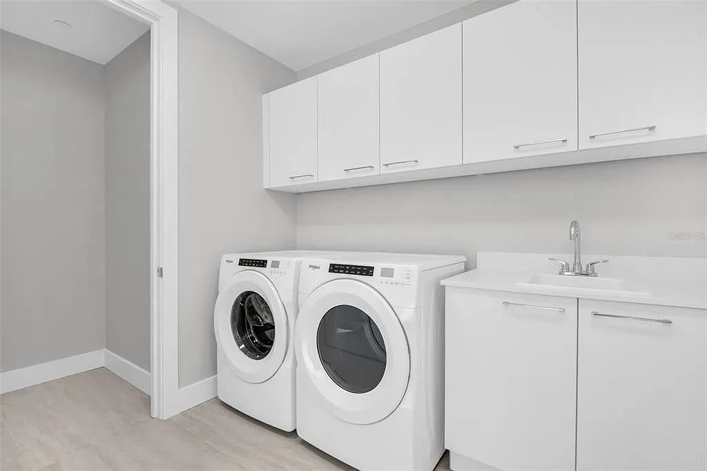 2 bed, 2.5 bath, 1339 sqft, $6,100 — Photo 4
