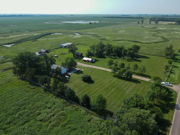 S Sioux St, Iroquois, SD 57353