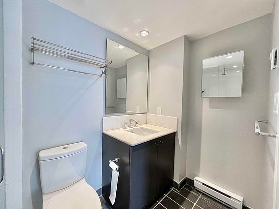 5th image of 522 W 8th Ave #809
