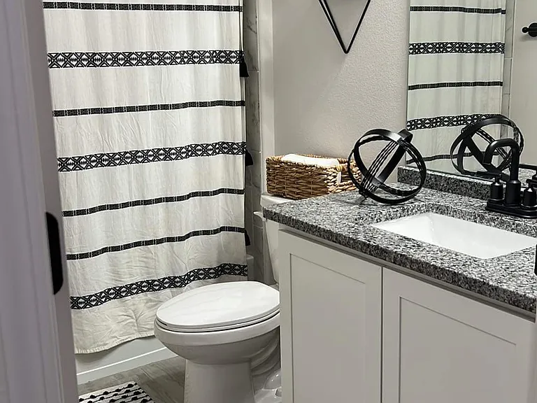 5781 Cosmo Ct NE — Photo 5
