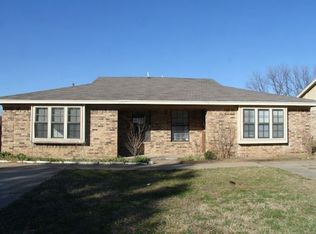 1715 Patricia St, Arlington, TX 76012
