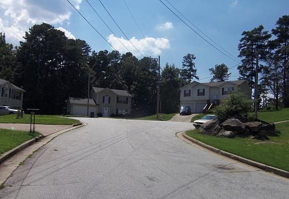 3rd image of 6652 Rebecca Lou Ln
