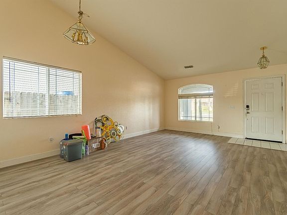 5th image of 808 Stone Springs Dr
