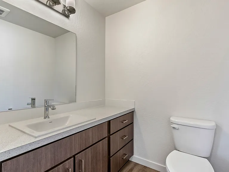 River Falls Apartments — Photo 35