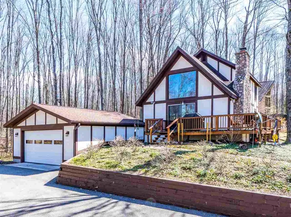 222 Royalview Rd, Harbor Springs, MI 49740