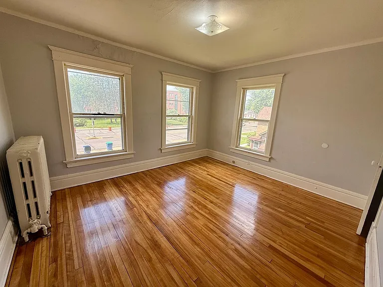 1339 Grand Ave — Photo 9
