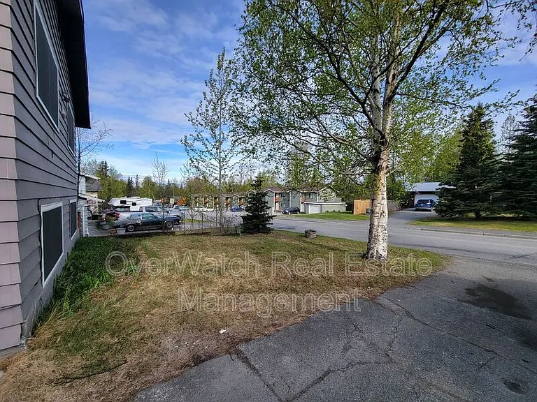17024 Meadow Creek Dr — Photo 3