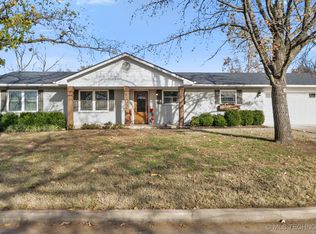 602 Rosewood Ct, Claremore, OK 74017