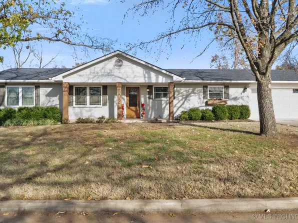 602 Rosewood Ct, Claremore, OK 74017