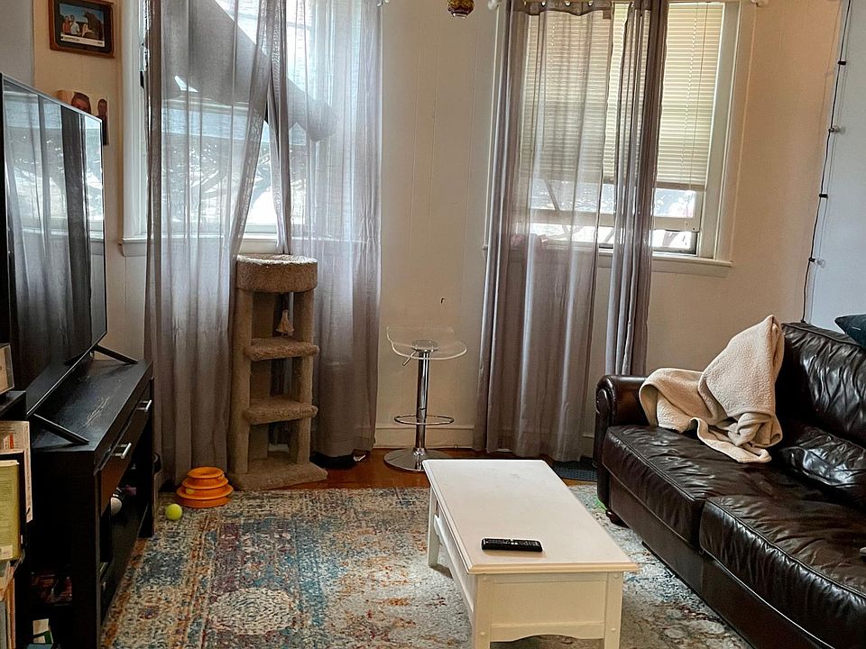 2nd image of 197 Winthrop Rd #14A