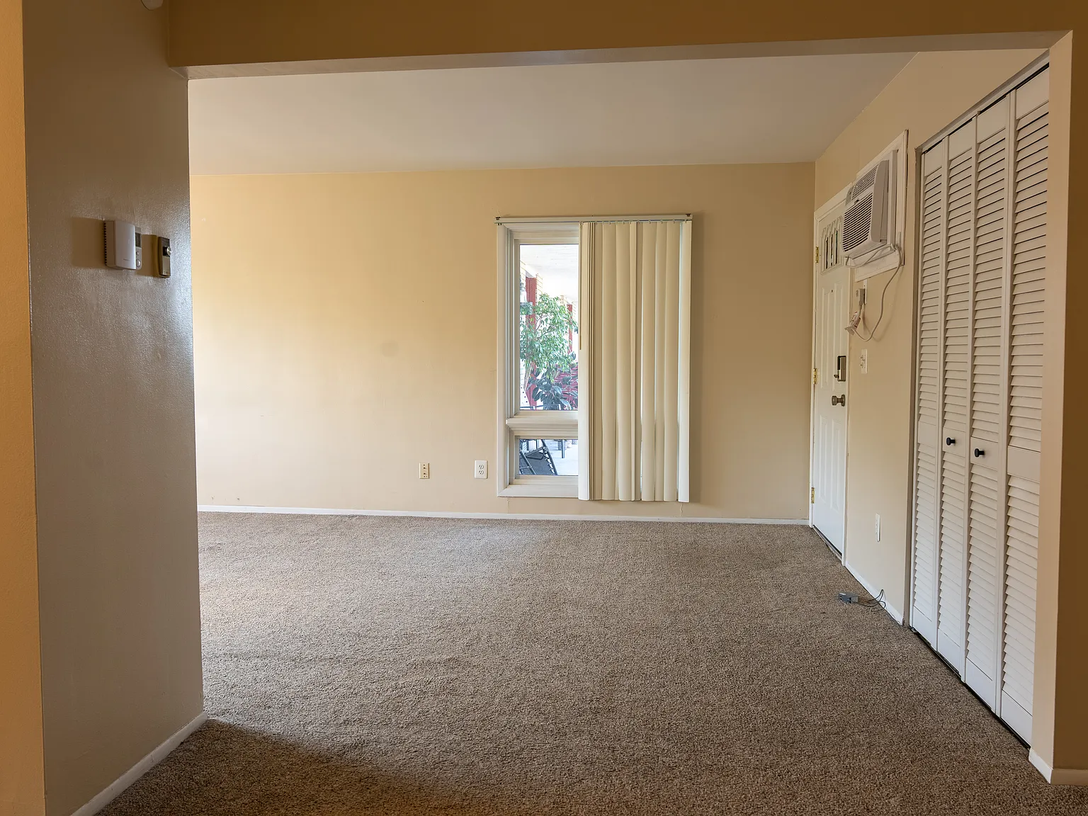 2 bed, 900 sqft, $1,650 — Photo 2