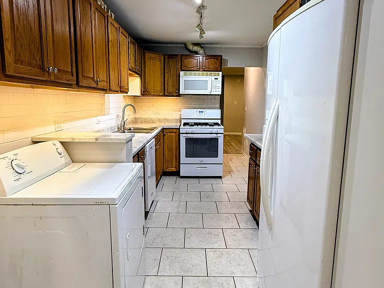 286 E Norman Ln — Photo 11