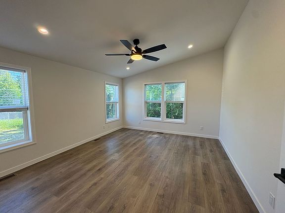 5th image of 13640 SE Highway 212 Unit 126