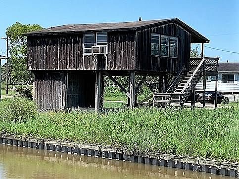 1st image of 4434 Island Dr