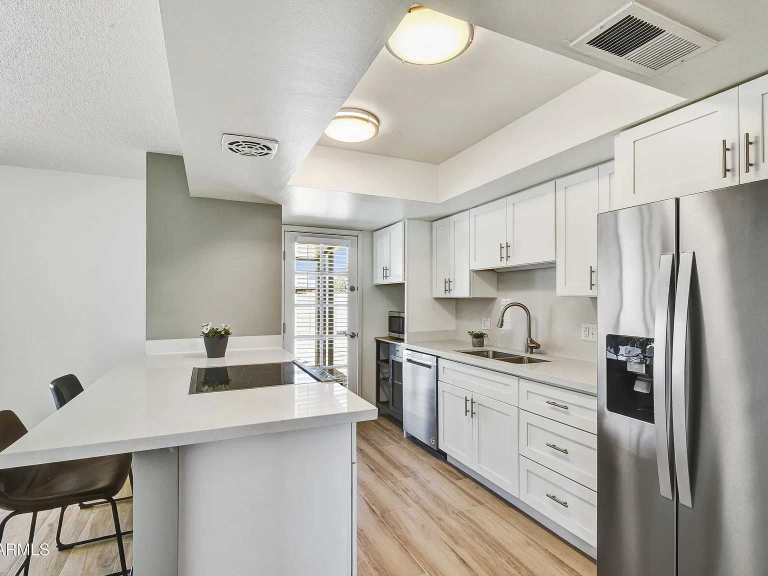 3 bed, 2.0 bath, 1297 sqft, $2,850 — Photo 4