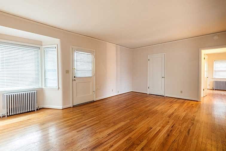 1st image of 4405 NE Hoyt St #8fe4ae6a9
