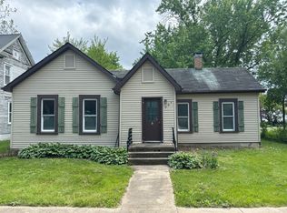 207 W 4th St, Gridley, IL 61744