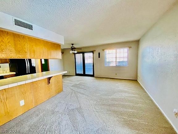 5th image of 4261 Sanderling Cir Unit 327