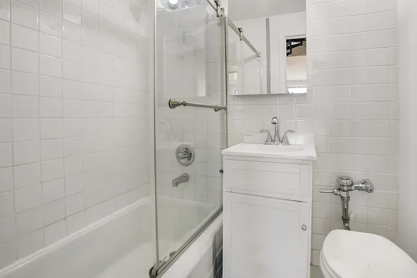 Rented by Creed Realty Group | media 15